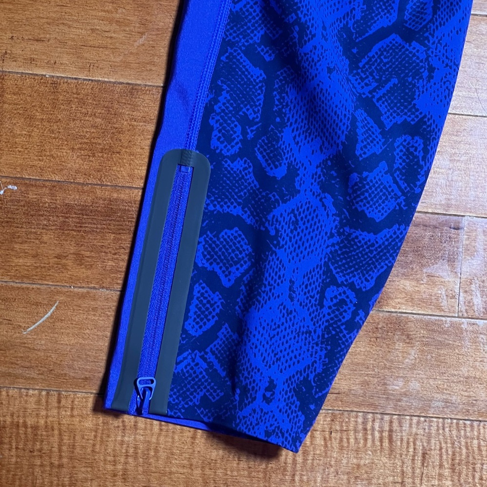 Savage X Fenty Deep Blue Snake-Print Leggings - Picture 7 of 9